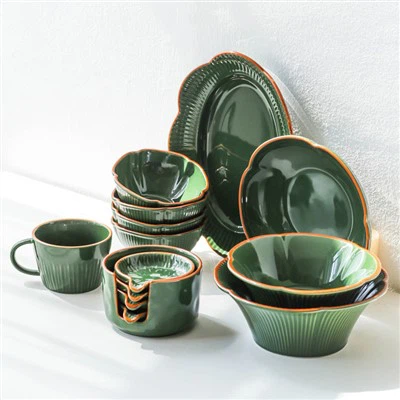 Japanski set posuđa